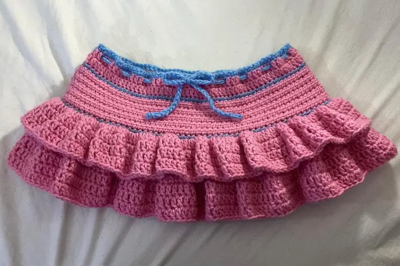 Another model of ruffle mini skirt crochet pattern