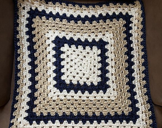 A Easy Granny Square Blanket