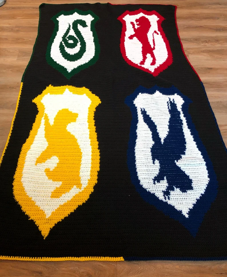 Harry Potter crochet blanket house crests Gryffindor Slytherin Ravenclaw Hufflepuff