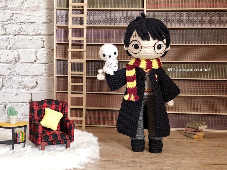 Harry Potter crochet patterns -amigurumi doll with glasses and scarf wizard character