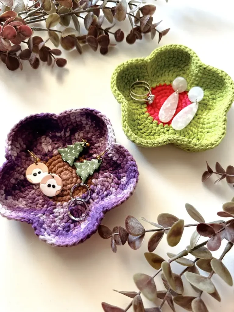 Crochet Flower Dish Pattern - another crochet room idea