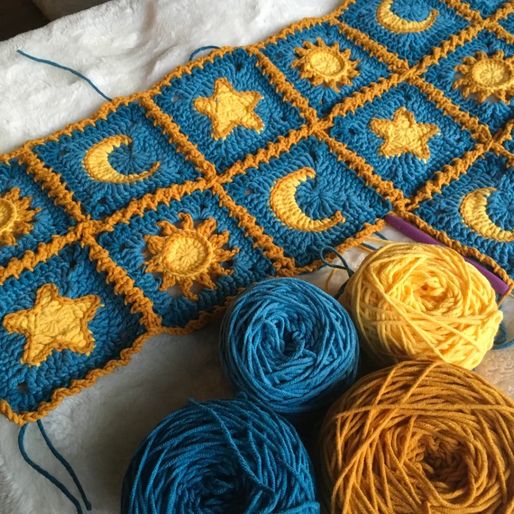 example to use a sun and moon and star granny square