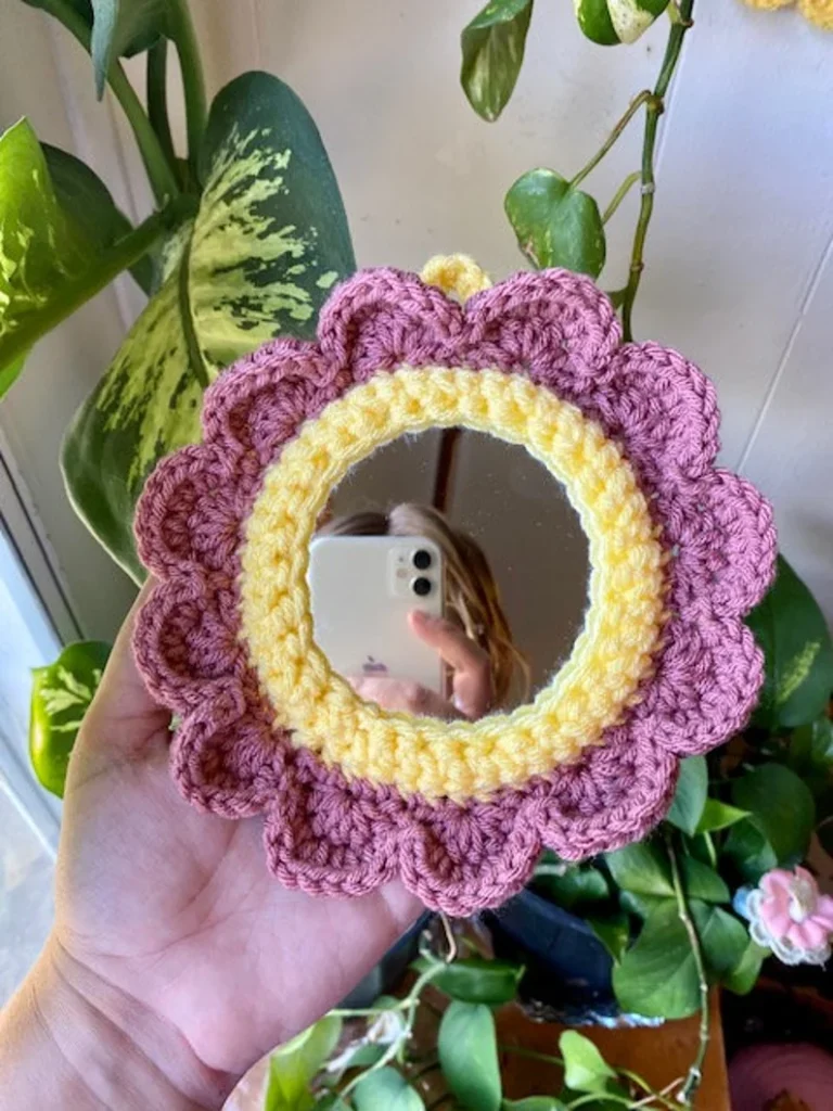 Flower Crochet pattern - another crochet room decor idea pattern 