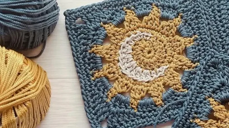 Sund and Moon Granny Square