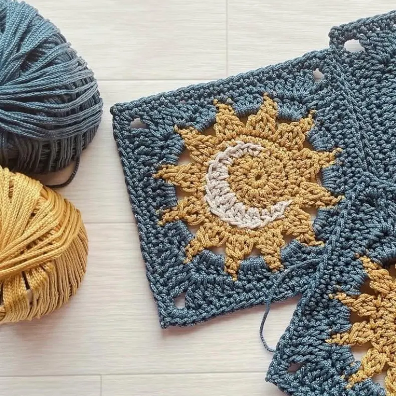 Sund and Moon Granny Square