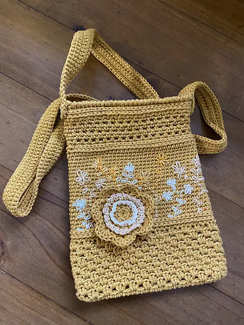 Embroidered Phone Purse Crochet bag pattern free
