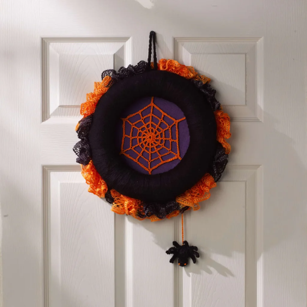 Free Halloween crochet pattern - Wreath decor home