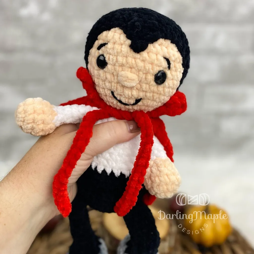 Free halloween crochet patterns - Vampire Amigurumi Pattern